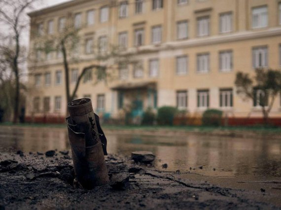 Президент Владимир Зеленский показал кадры разрушенных оккупантами школ