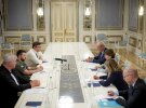 Зеленский обсудил с главой МИД Франции поставки вооружения, ужесточение санкций против РФ и интеграцию Украины в ЕС. Фото: president.gov.ua