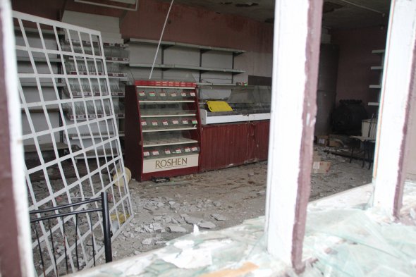Магазин постраждав не тільки від обстрілів, але й був розграбований російськими військовими