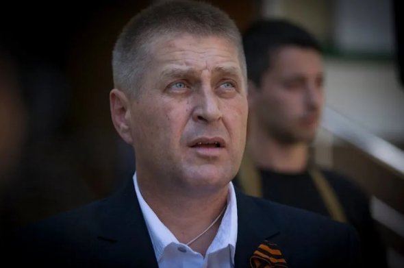 Пономарев в апреле 2014 года в начале вооруженной агрессии России против Украины провозгласил себя мэром Славянска.