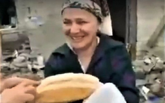 Родина настоятеля храму УПЦ МП Сергія Фоменка зустрічала російських окупантів із хлібом і сіллю.