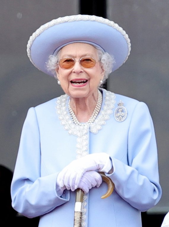 2 червня в Лондоні відбувся парад Trooping the Colour, присвячений дню народження діючого монарха. Королеву Великої Британії коронували 69 років тому
