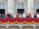 Королівська сім'я милувалася повітряною частиною параду з балкона Букінгемського палацу