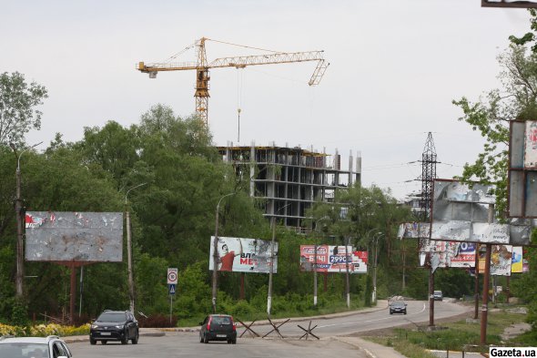Більше 57 тис. ірпінців залишились без своїх домівок. Місцева влада вже розпочала інспектувати обʼєкти, щоб встановити суму збитків від війни