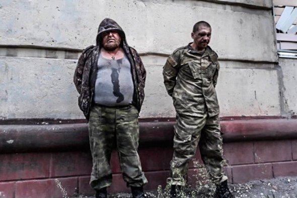 У Сіверськодонецьку 3 червня бійці Нацгвардії підбили російську військову техніку та взяли в полон двох членів ворожого екіпажу