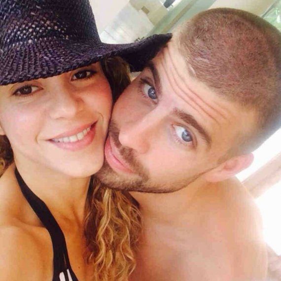 Певица Шакира разошлась со своим гражданским мужем испанским футболистом Жераром Пике