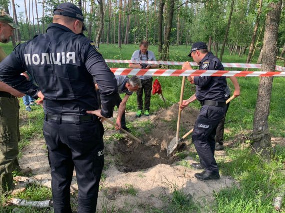 У лісі біля села Вишеград знайшли тіло застреленого окупантами чоловіка.