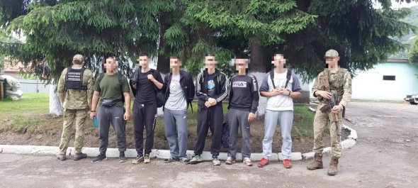Затриманими виявились військовозобов'язані мешканці міста Костянтинівка Донецької області.