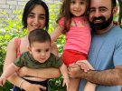 Арам Арзуманян з дружиною та дітьми