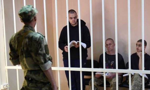 Боевики "ДНР" "приговорили" к смертной казни британцев Эйдена Аслина, Шона Пиннера и марокканца Саадуна Брагима.
