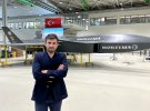 Турецький конструктор Сельчук Байрактар опублікував перші знімки нового БПЛА Bayraktar Kızılelma