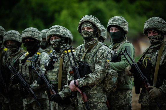 Президент Владимир Зеленский опубликовал новые фото украинских защитников. Фото: t.me/V_Zelenskiy_official