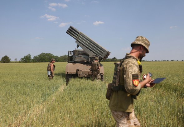Українські артилеристи працюють під Ізюмом у Харківській області 