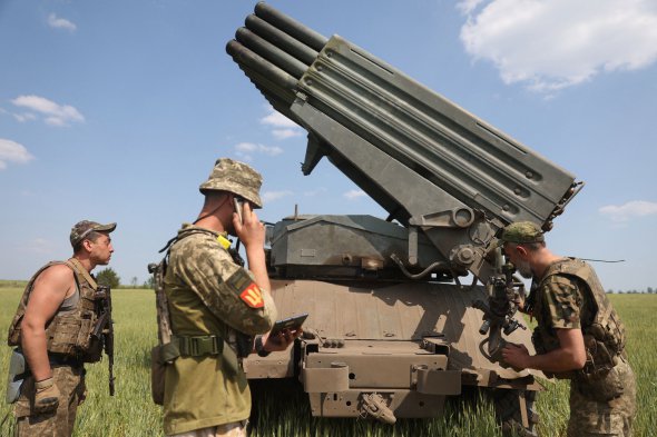 Українські артилеристи працюють під Ізюмом у Харківській області 
