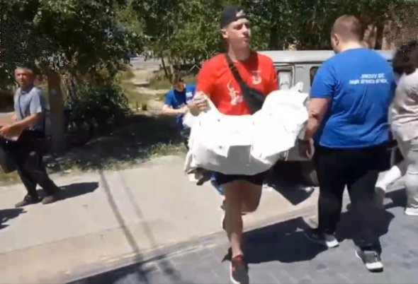З вцілілого приміщення бібліотеки тимчасово захопленого Маріуполя окупанти вивезли всі книги