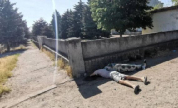 Возле магазина в Чернобаевке обнаружили двоих погибших и столько же раненых - СМИ