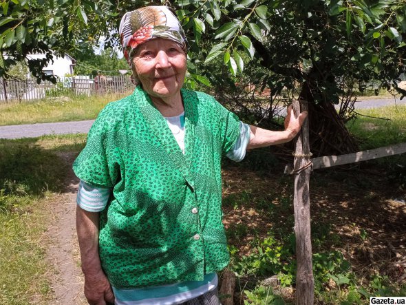 85-річна Валентина Тарасенко 27 років безвиїзно живе в батьківській хаті на Полтавщині, але не може отримати громадянство України