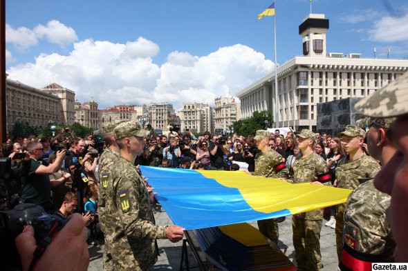 У 15 років Ратушний брав участь у Революції Гідності та постраждав під час сутичок із беркутівцями