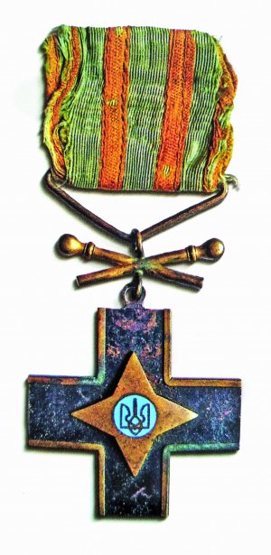 Орден ”Залізний хрест” запровадили 1920 року для нагородження військових Армії Української Народної Республіки, які брали участь у Першому зимовому поході – рейді більшовицькими та білогвардійськими тилами протягом грудня 1919-го – травня 1920-го. Відзначених називали лицарями ордена Залізного хреста. На їхню честь 2019 року найменували 28-му механізовану бригаду Збройних сил України