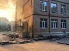 Это уже третья школа, уничтоженная россиянами в Авдеевке. Всего же в Донецкой области оккупанты разрушили около двух сотен школ.