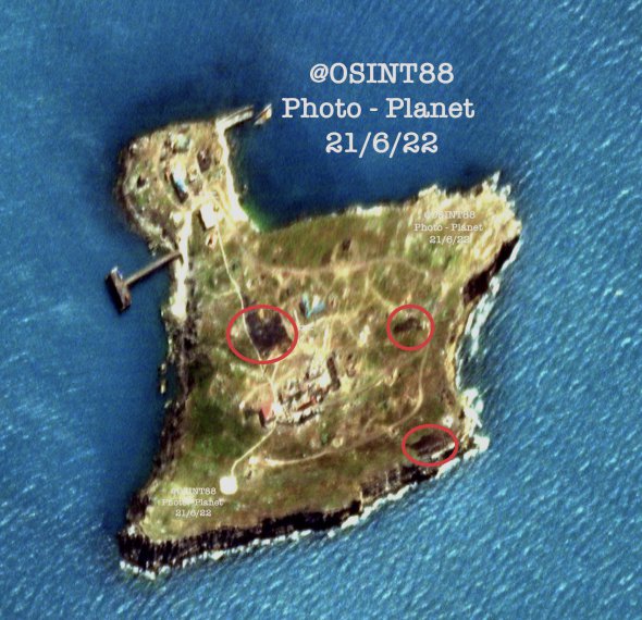 Появился спутниковый снимок Змеиного после удара ВСУ