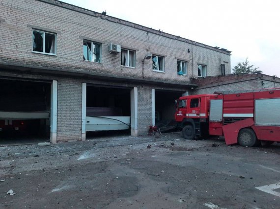 Войска РФ обстреляли здание пожарно-спасательной части Донецкой области