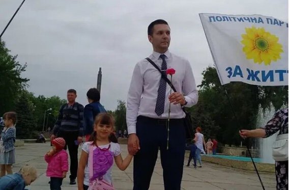 У тимчасово захопленому Херсоні підірвали автомобіль ще одного місцевого колаборанта Дмитра Савлученка