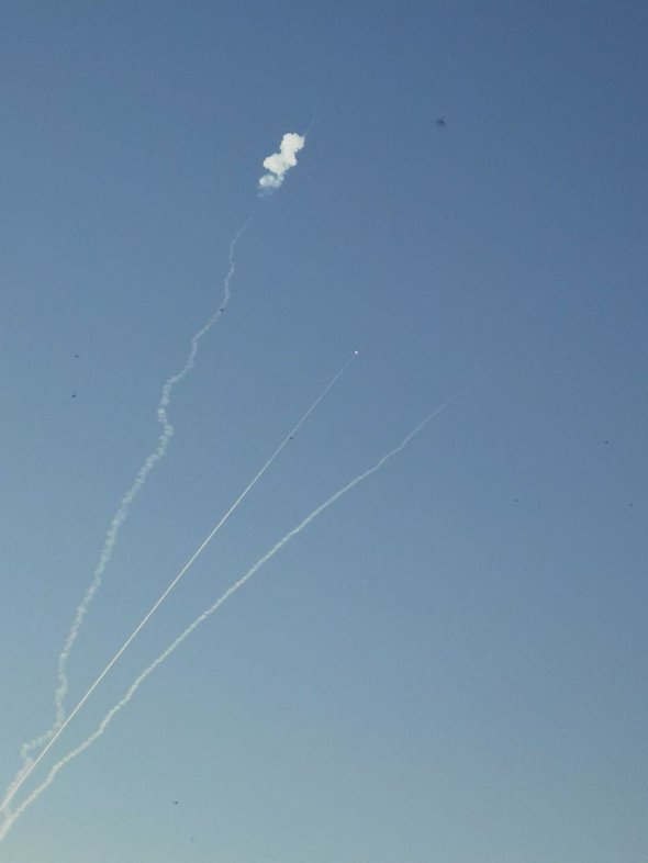 За словами мера Житомира Сергія Сухомлина, пуск ракет здійснили з російських літаків, які вилетіли з території Республіки Білорусь