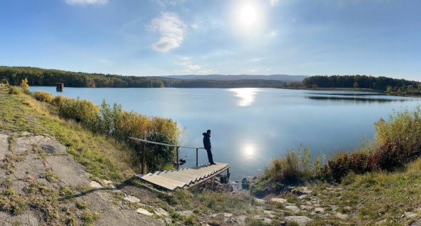 Доброгостовское водохранилище популярно среди отдыхающих в палатках