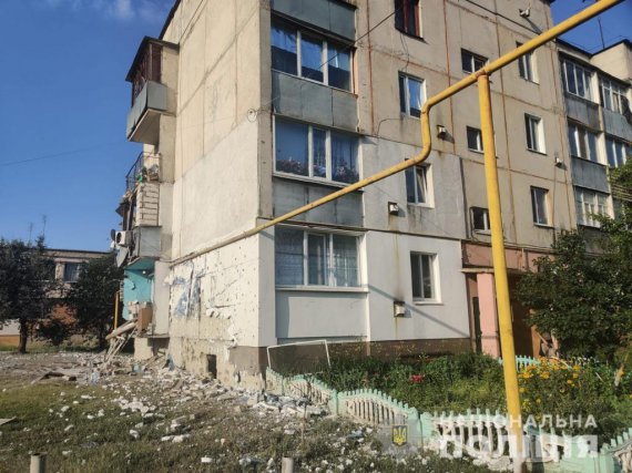 28 июня россияне из артиллерии обстреляли жилые дома в пгт. Золочев Харьковской области