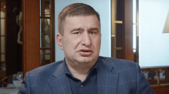 В феврале 2014 года суд выпустил Маркова из-под стражи и он сбежал в Россию.