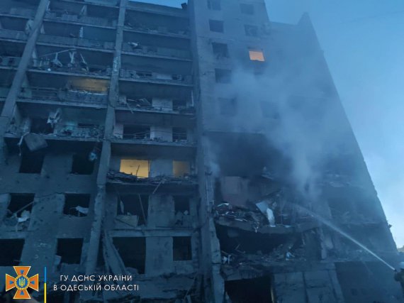 Росіяни обстріляли багатоквартирний будинок в Одеській області