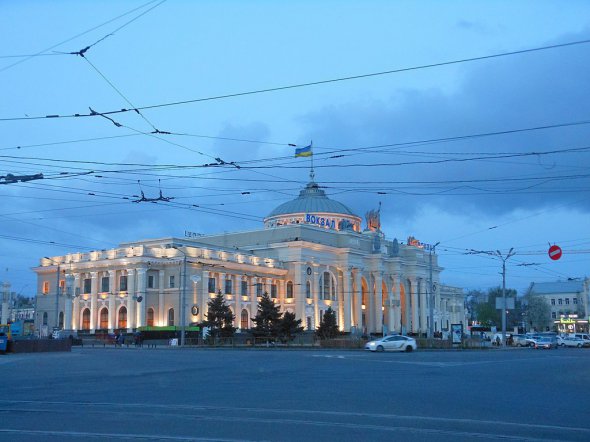 Одеський вокзал збудований в неокласичному стилі