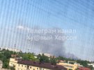 Геращенко сообщил, что над Чернобаевкой вздымается сильный дым. Фото: Телеграмм канал Ху@вый Херсон.