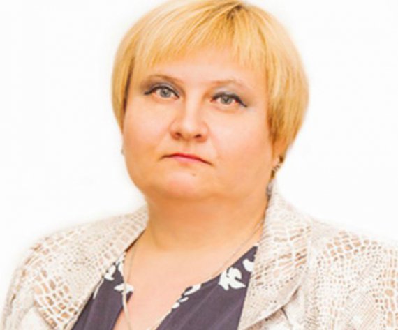 Директорка школи №51 в Маріуполі Ірина Фомічова добровільно перейшла на співпрацю з окупантами і очолила школу №5.