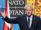 Премьер-министр Великобритании Борис Джонсон: "Нужно, чтобы западные власти предложили Украине средства военного сдерживания. То есть необходимо, чтобы Украина была настолько вооружена натовским оружием, доступом к разведывательным данным, учениями и тому подобное, чтобы никакое нападение в будущем не рассматривалось".