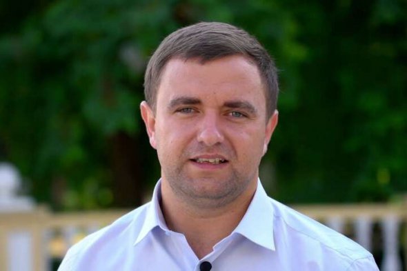 Олексій Ковальов обирався у Верховну Раду від партії "Слуга народу" по округу в Херсонській області.