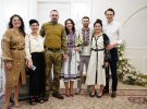 На фото с новоиспеченными супругами, слева направо: Евгения Кулеба, Тамила Ташева, Алим Алиев, Севгиль Мусаева и Алексей Гриценко