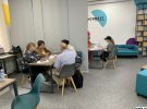 Каждую пятницу в Vcentri Hub переселенцы могут бесплатно получить консультации юриста, представителей центра занятости и управления социальной помощи. Также при необходимости могут пообщаться с психологом