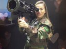 Она принимала участие в гуманитарных миссиях по всему миру и воевала против ИГИЛ в Ираке