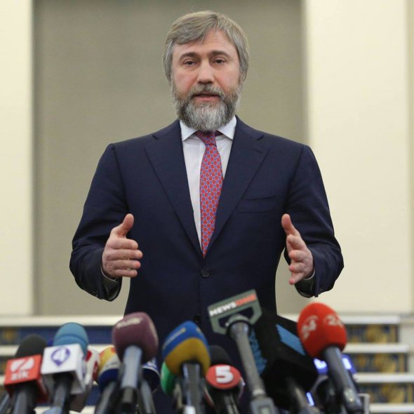 Народний депутат Вадим Новинський заявив, що йде з політики і склав повноваження 