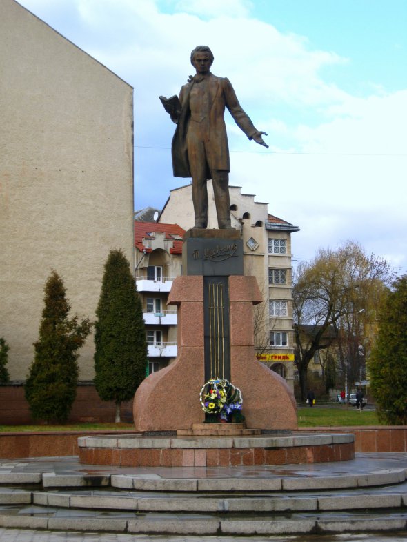 Показали памятник Шевченко в Дрогобыче