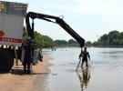 В Чернигове спасатели достали из реки боеприпасы