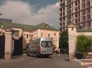 Микроавтобус заехал в резиденцию митрополита Владимира
