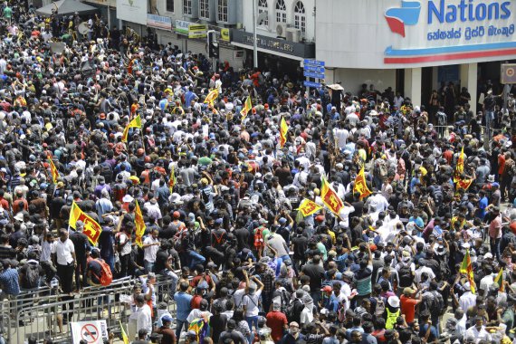 На Шрі-Ланці протестувальники взяли штурмом резиденцію президента
