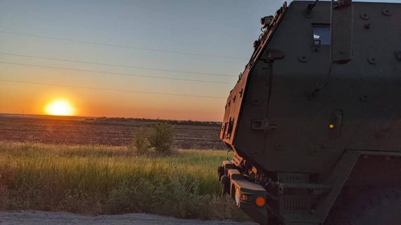 Збройні сили України використовують американські реактивні системи HIMARS.