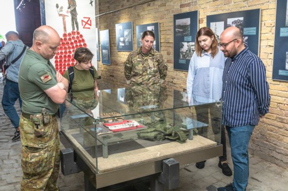 У Києві показують виставку про лендліз