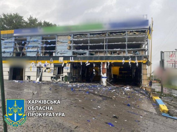 Російські загарбники обстріляли Київський район Харкова у понеділок, 11 липня, вранці