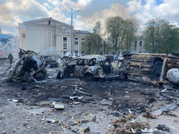 Последствия военного преступления России в Виннице. По меньшей мере восемь погибших гражданских и десятки раненых