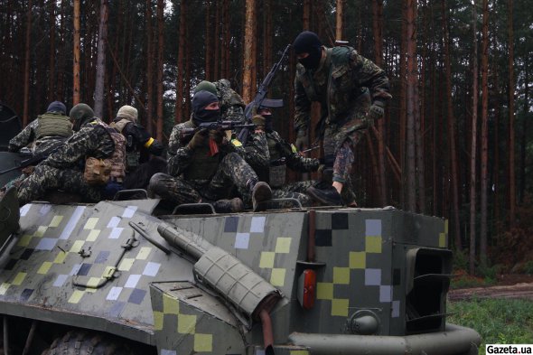 Военные за месяц научились управлять БТР